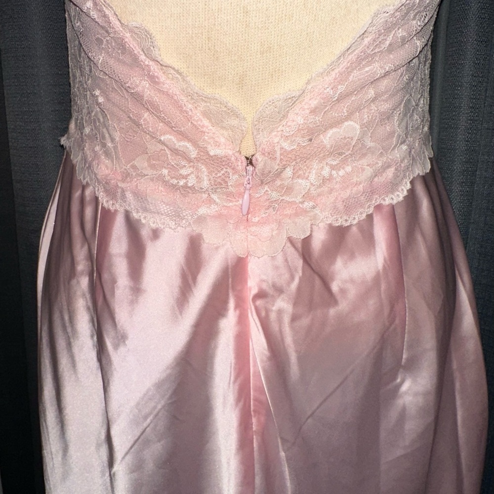 Unholy Dolls Kill ‘BELLE KISS’ Pink Satin Lace Gown NWT XL - Picture 11 of 16
